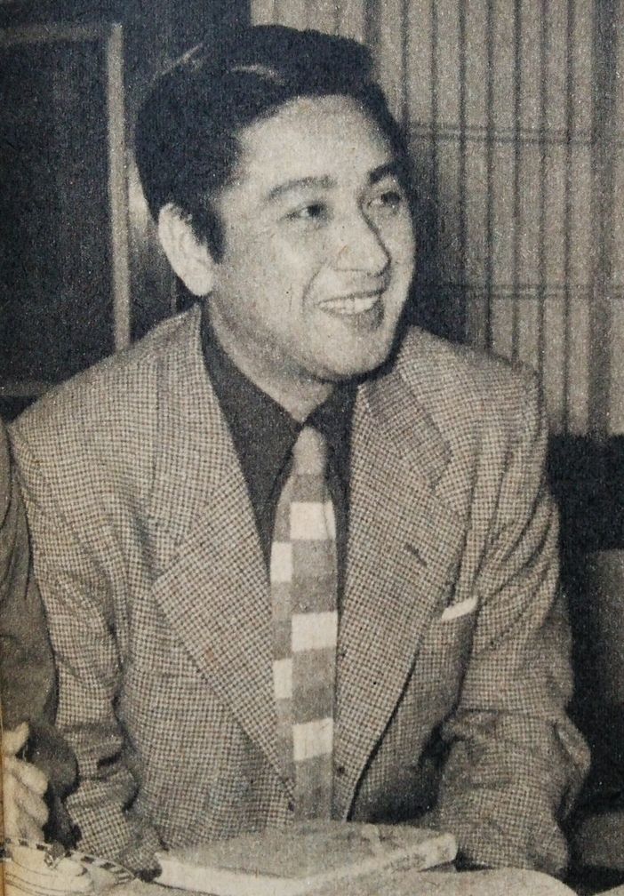 長谷川一夫（1953年）。往年の映画スターが、少女漫画原作の舞台の演出に立った。（Photo: 朝日新聞社『アサヒグラフ』1953年4月29日号／パブリックドメイン, via Wikimedia Commons）