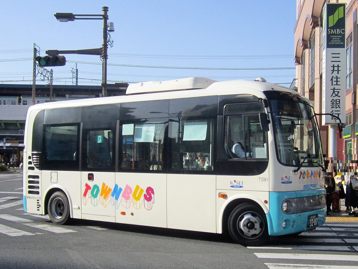 亀有駅前を発車する京成タウンバス(2020年撮影)。葛飾の路線バスは、いまも京成グループが走らせている。(Photo: Suikotei, CC BY-SA 4.0, via Wikimedia Commons)