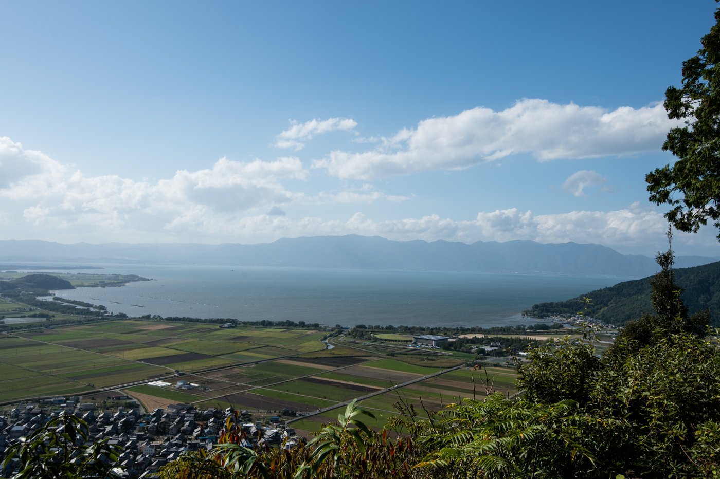 琵琶湖と、近江八幡の水郷。第1回鳥人間コンテストは、この湖のほとりから始まった。(Photo: CC BY-SA 2.0, via Wikimedia Commons)