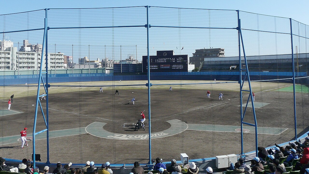 いまのナゴヤ球場。一軍の試合はもうここでは行われていない。（Photo: CC BY-SA 3.0, via Wikimedia Commons）