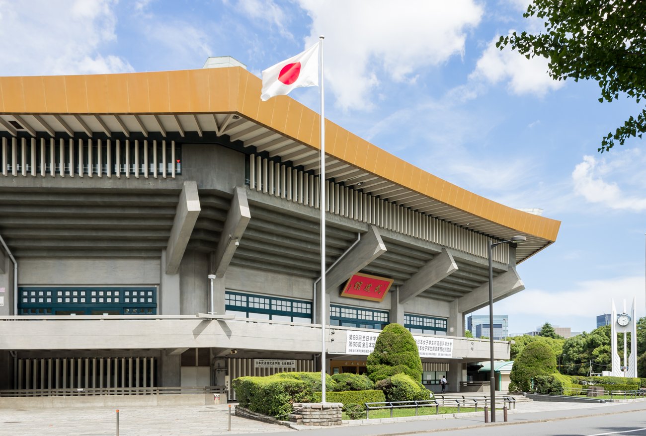 東京・千代田の日本武道館。昭和51年6月26日、ここで猪木とアリが向かい合った。（Photo: Kakidai / CC BY-SA 4.0, via Wikimedia Commons）
