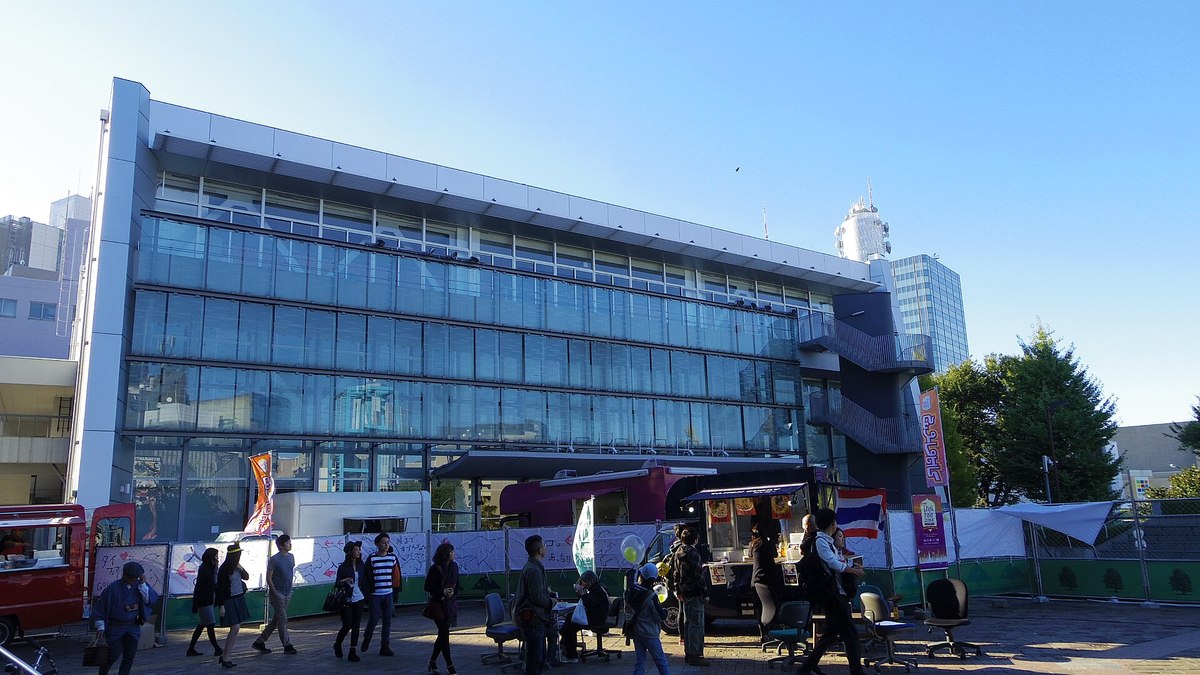 旧渋谷公会堂(2015年、建て替え前に撮影)。全員集合の会場として最も多い136回使われた。(Photo: ITA-ATU, CC BY-SA 4.0, via Wikimedia Commons)