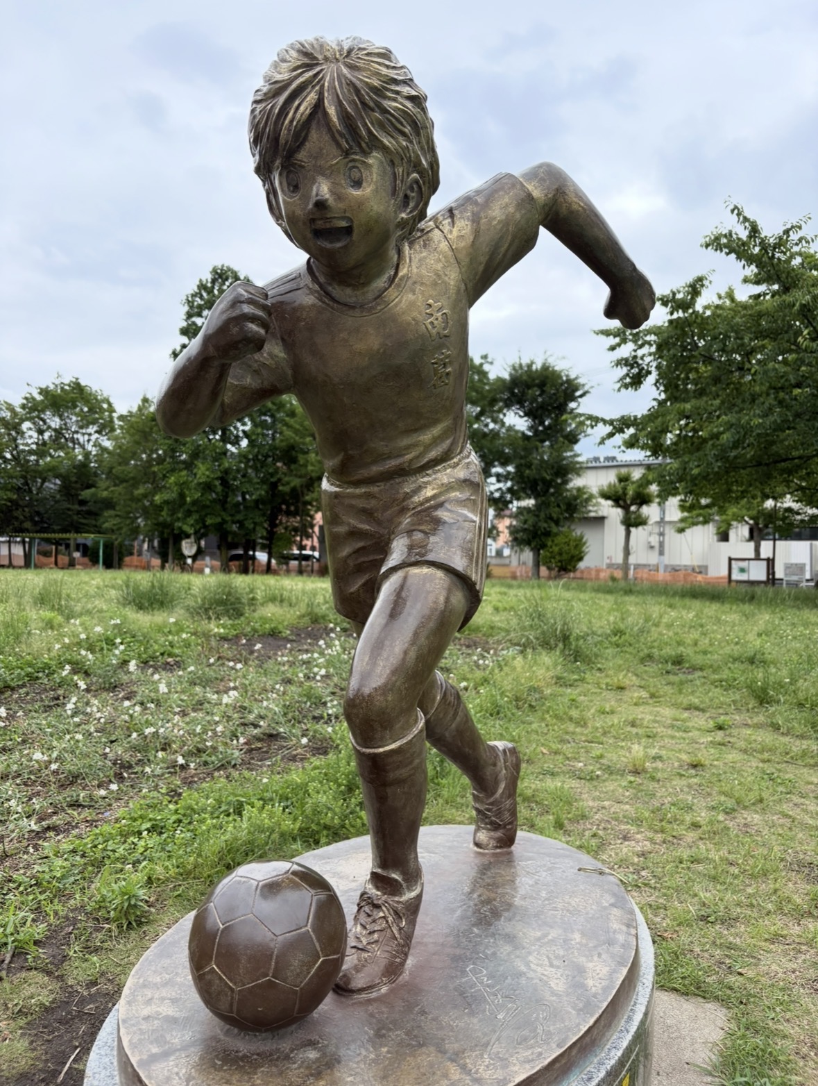 中沢早苗。女子サッカーの草分け的な存在として、翼とともにボールを蹴り続けた。